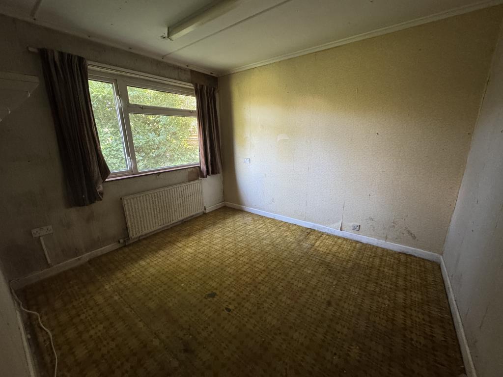 Lot: 169 - DETACHED BUNGALOW FOR IMPROVEMENT - Bedroom two